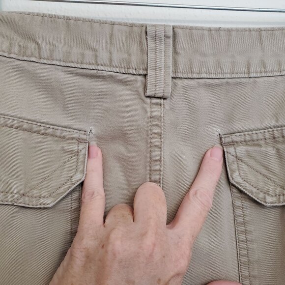 Levi's 90's Silvertab khaki colored cargo shorts - Picture 14 of 15